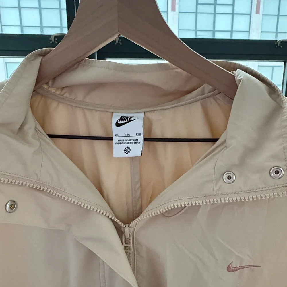 Nike Hooded Lightweight Trench Coat - Picture 6 of 12